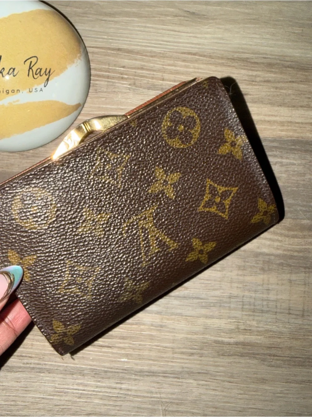 Louis Vuitton Monogram Kisslock Wallet- PRELOVED CONDITION